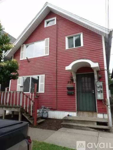 Main picture of 200 Hamburg St