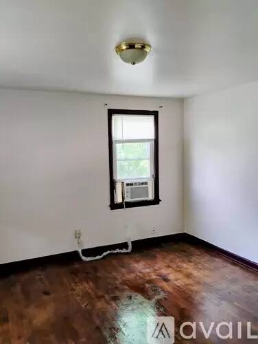 Main picture of 772 Whitethorne Ave