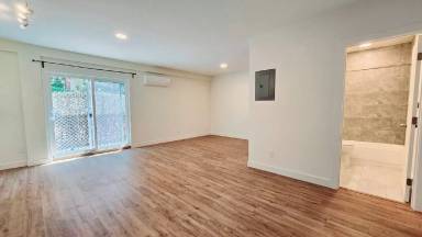Main picture of Redwood City: Remodeled Studio w/ Laundry In Unit & Parking Included
