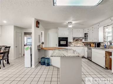 Main picture of 1625 W Boyd St