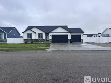 Main picture of 3201 Harlow Dr