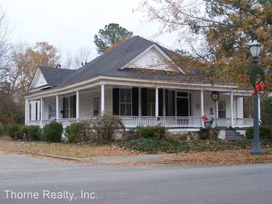 Main picture of 101 E Johnston St