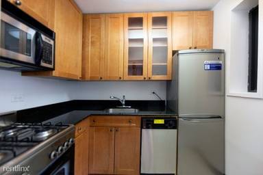 Main picture of 77 W 15th St Apartments