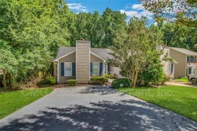 Main picture of 1926 Cooper Landing Dr SE