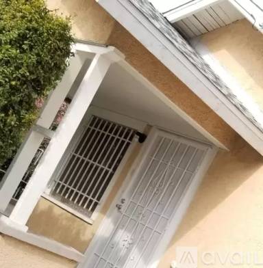 Main picture of 1942 N Marengo Ave