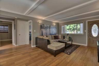 Main picture of 140 W Arbor Ave