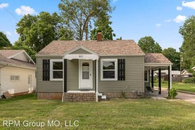 Main picture of 801 E Loren St