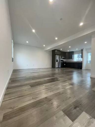 Main picture of 14211 Gilmore St