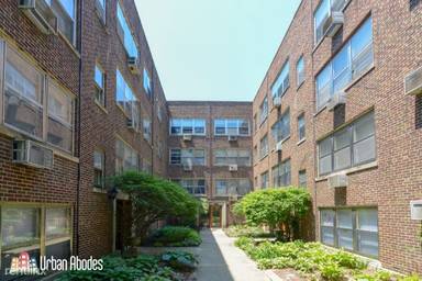 Main picture of 7630 N Eastlake Ter