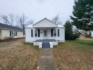Main picture of 605 E Church St
