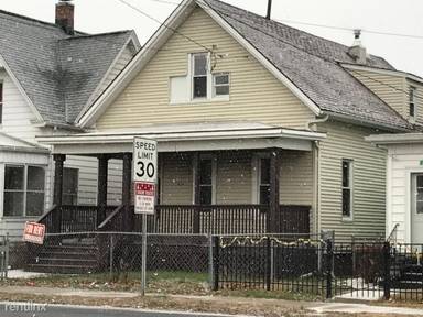 Main picture of 1824 W Lincoln Ave