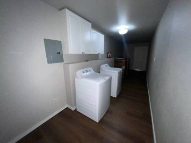 Main picture of 111 10th St SE