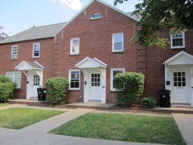 Main picture of 228 E Foster Ave
