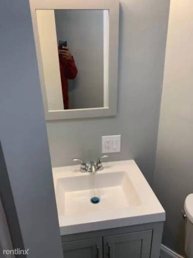 Main picture of 11 Roosevelt St