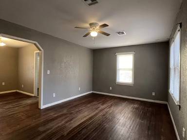 Main picture of 1013 E 4th St