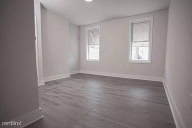 Main picture of 2910 N Woodstock St