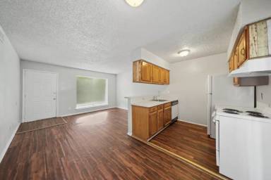 Main picture of 1314 Holland Rd