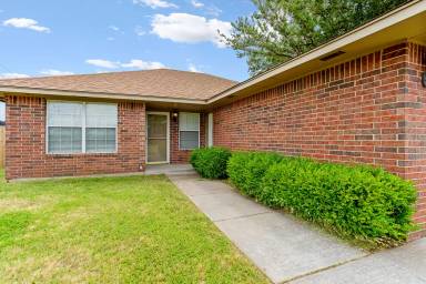 Main picture of 800 NW 22nd St