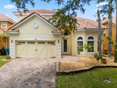 Main picture of 6891 Lucca St
