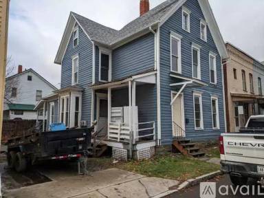 Main picture of 23 Cottage Ave