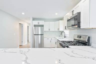 Main picture of 289 Huxley Ave