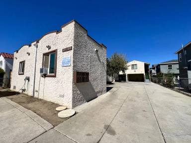 Main picture of 1629 W 81st St
