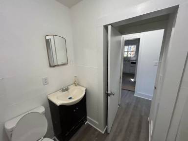 Main picture of 1008 Logan St SW
