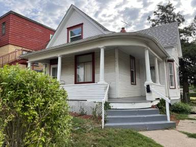 Main picture of 5609 S 22nd St
