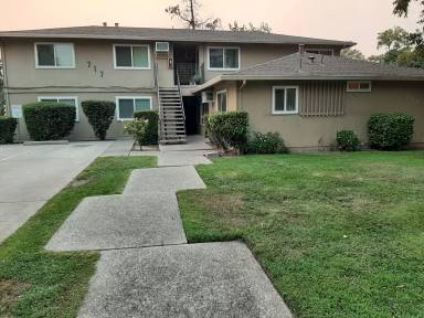 Main picture of 717 N Pleasant Ave