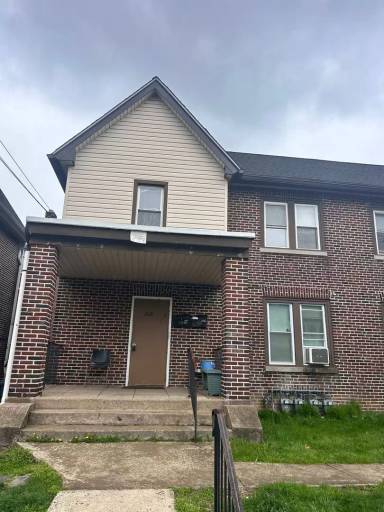 Main picture of 200 W 28th St