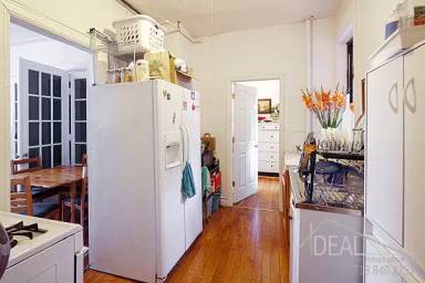 Main picture of 270 15th St