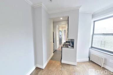 Main picture of 309 E 8th St