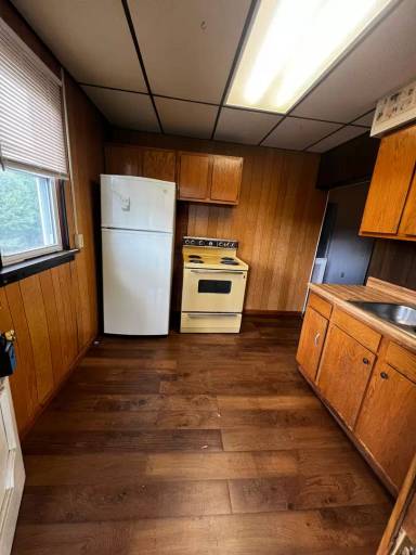 Main picture of 246 1st St