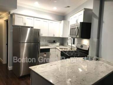 Main picture of 140 Marcella St