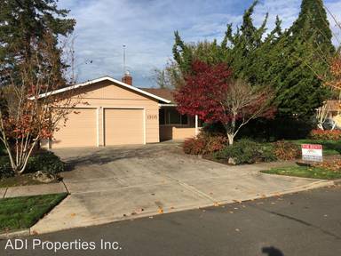 Main picture of 13115 SW Foothill Dr