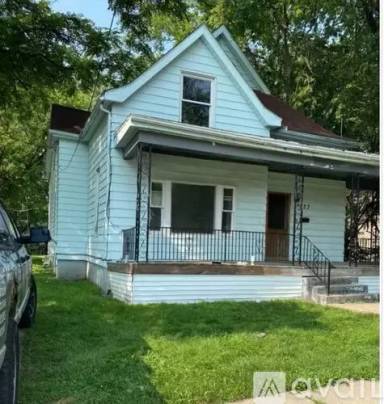 Main picture of 823 W McClure Ave