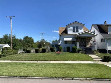 Main picture of 18640 Russell St