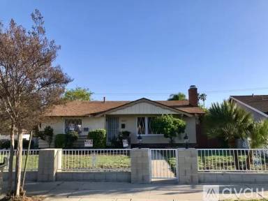 Main picture of 22200 Roscoe Blvd