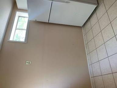 Main picture of 1120 E Glenn St