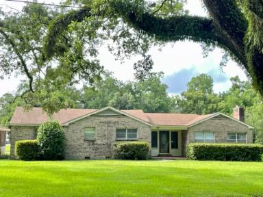 Main picture of 106 Oleander Dr