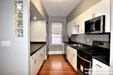 Main picture of 83 Glenville Ave