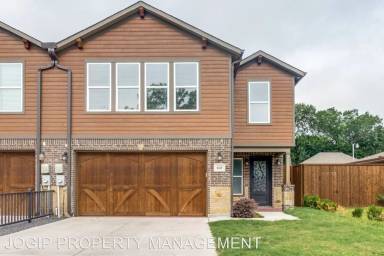 Main picture of 805 N Nursery Rd