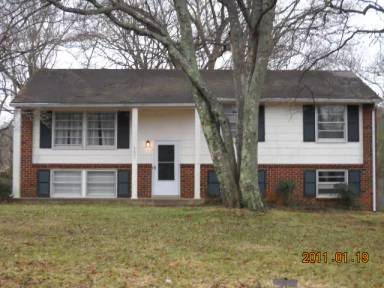 Main picture of 3207 Lakeland Dr