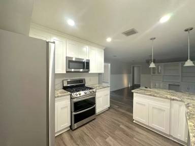 Main picture of 6208 Kathy Cir