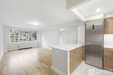 Main picture of 325 E 51st St