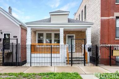 Main picture of 2942 S Poplar Ave