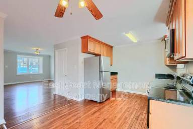 Main picture of 28 Ebbing Ct