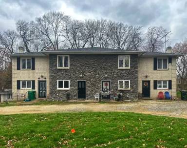 Main picture of 2863 Thackeray Ave NW