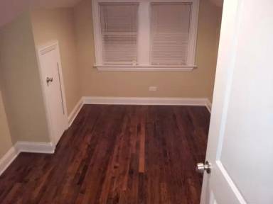 Main picture of 5236 W Nelson St