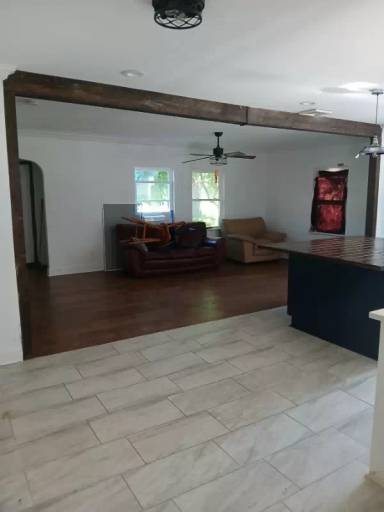 Main picture of 4424 N River Rd